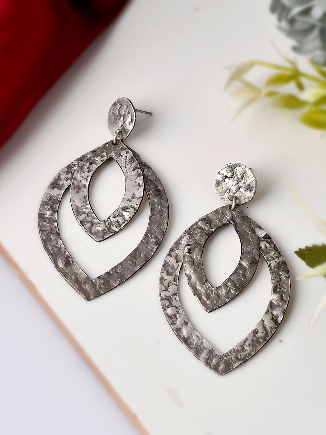

DASTOOR Silver-Toned Contemporary Drop Earrings