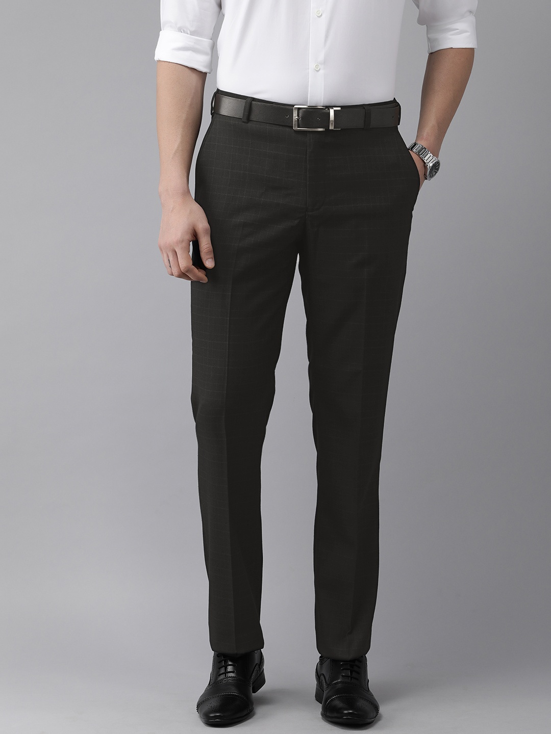 

Park Avenue Men Black Checked Smart Fit Mid-Rise Plain Woven Flat-Front Formal Trousers