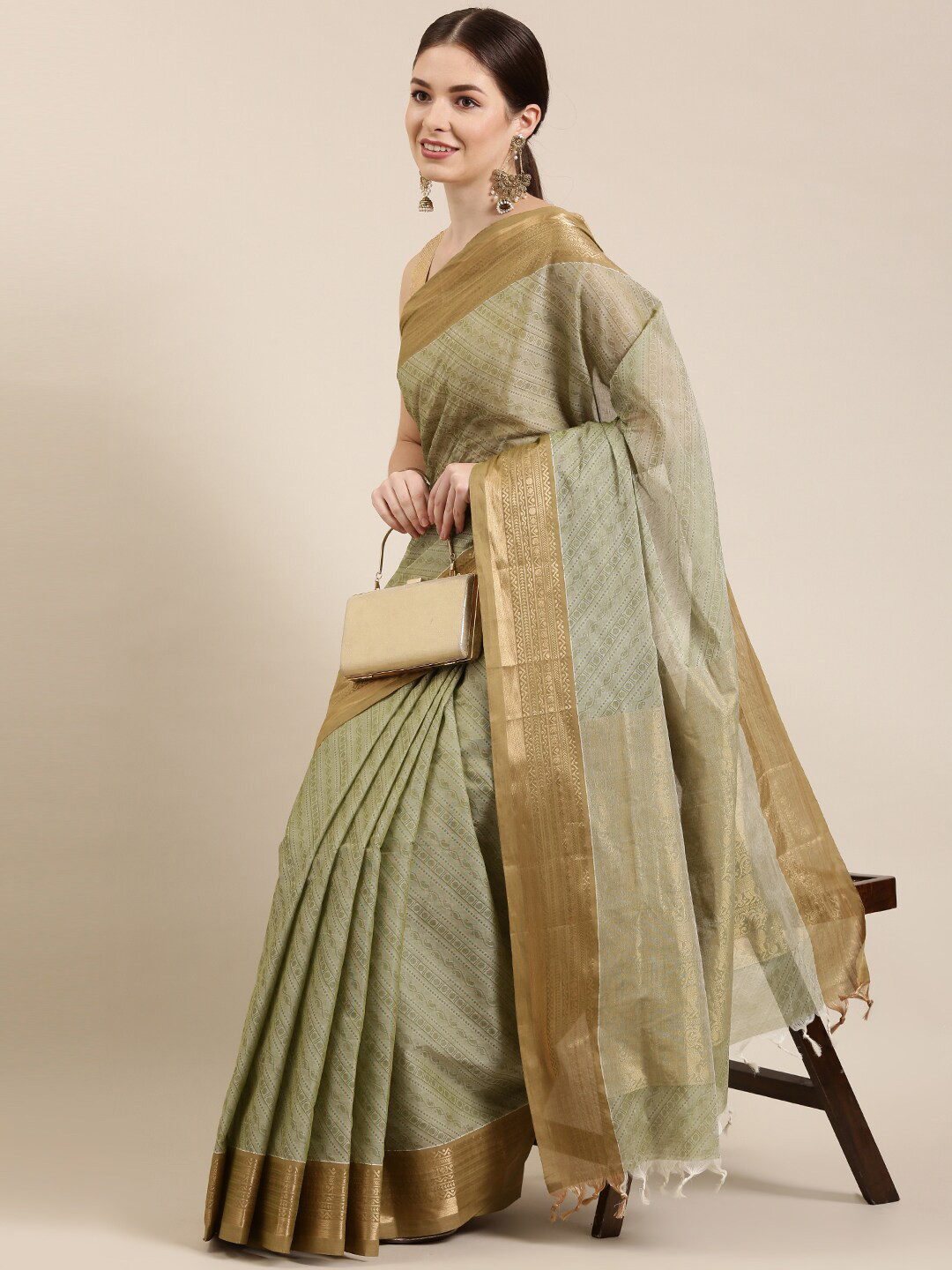 

The Chennai Silks Green & Gold-Toned Ethnic Motifs Pure Cotton Saree