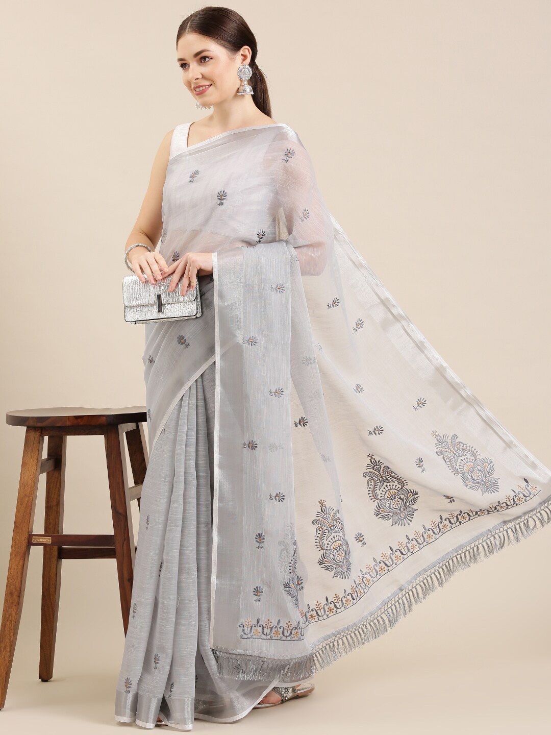

The Chennai Silks Grey & Brown Floral Embroidered Linen Blend Fusion Saree