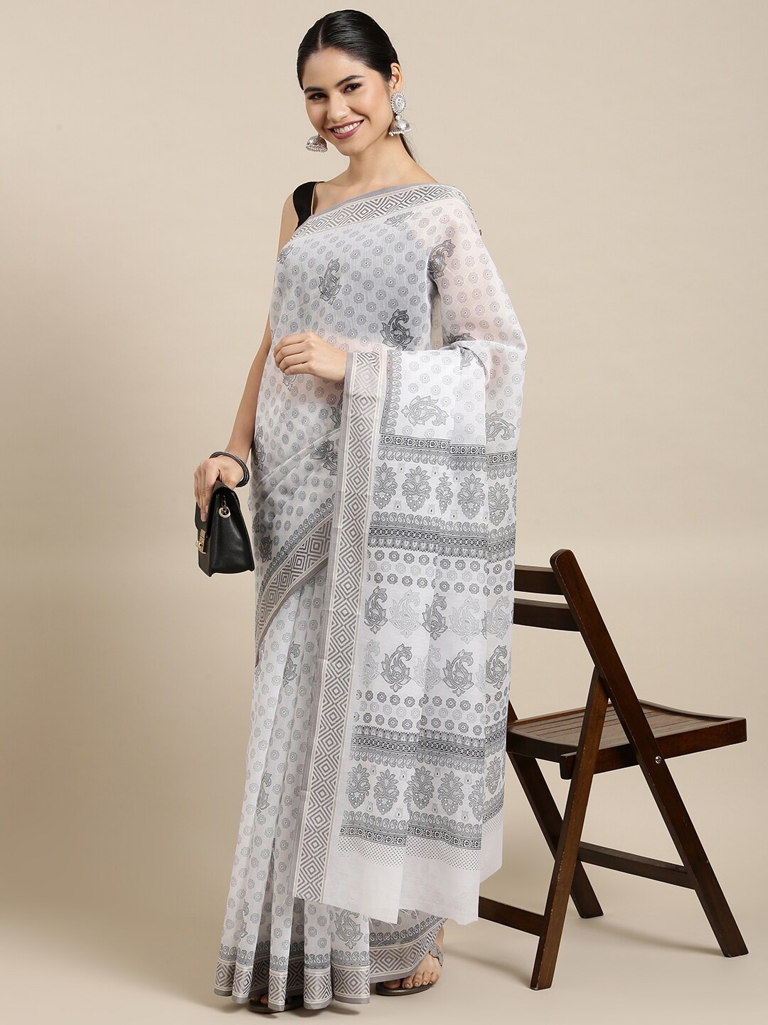 

The Chennai Silks Women White & Grey Floral Pure Cotton Fusion Saree