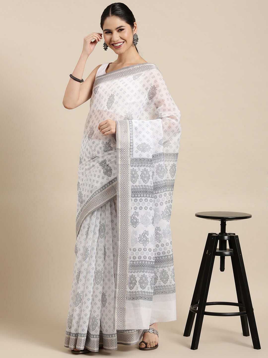 

The Chennai Silks Women White & Grey Paisley Pure Cotton Fusion Saree