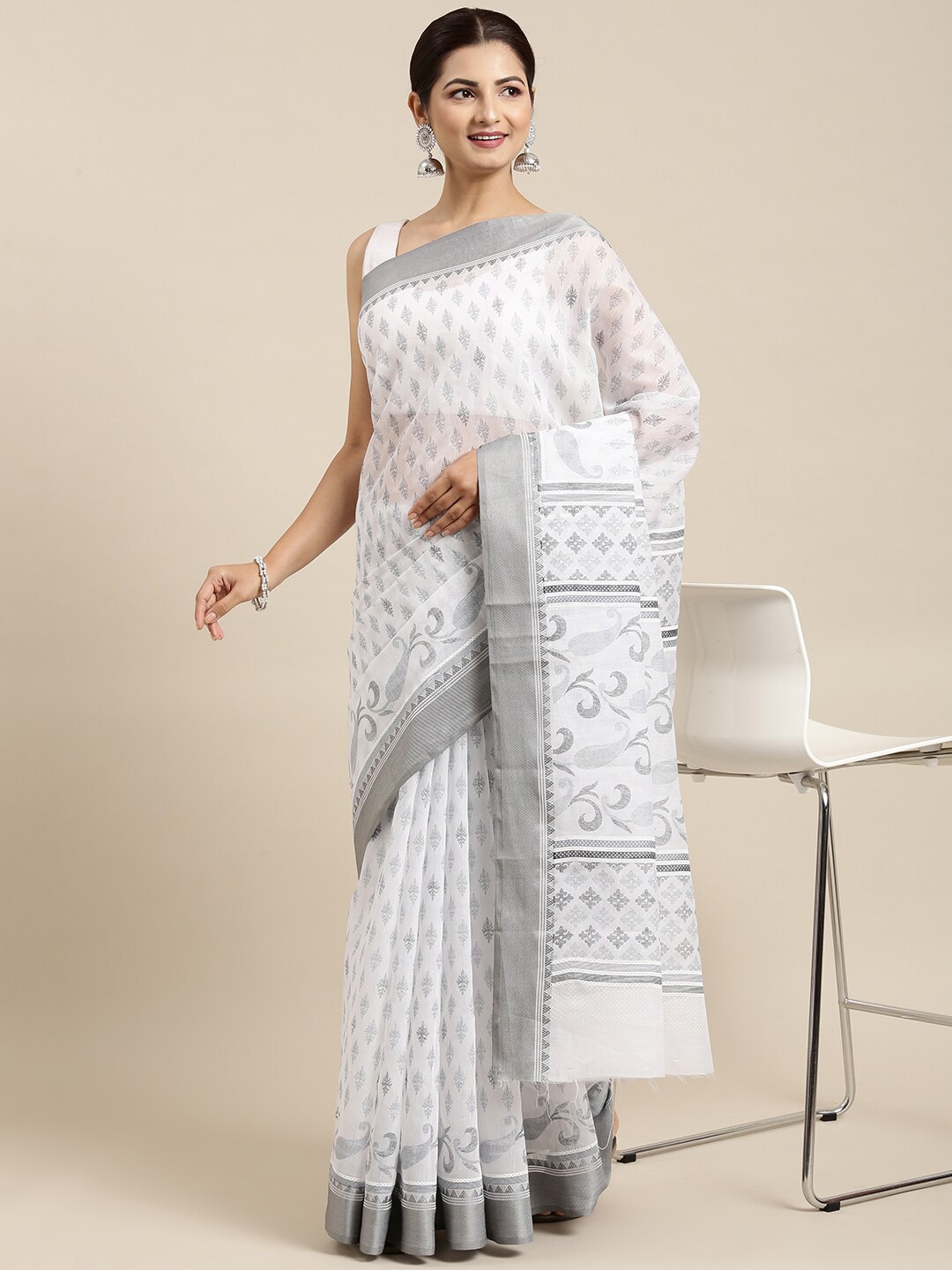 

The Chennai Silks Women White & Grey Floral Pure Cotton Saree