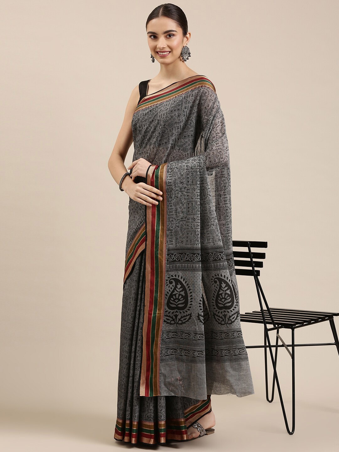 

The Chennai Silks Grey & Black Ethnic Motifs Zari Pure Cotton Chanderi Saree