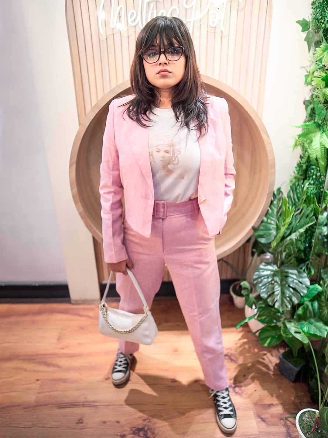 

Dlanxa Women Pink Solid Single Breasted 2 Piece Suit