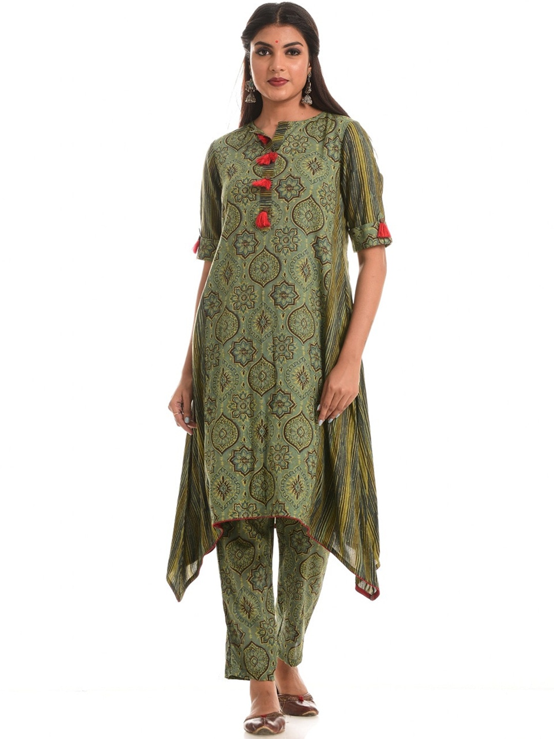 

TRISHLA INDIA Women Green Floral Printed Kurta with Trousers