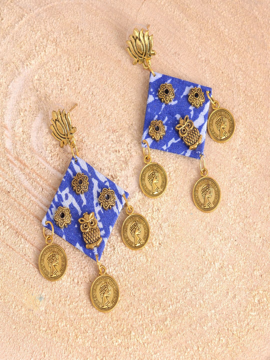 

kashwini Blue Gold-Plated Diamond Shaped Fabric Drop Earrings