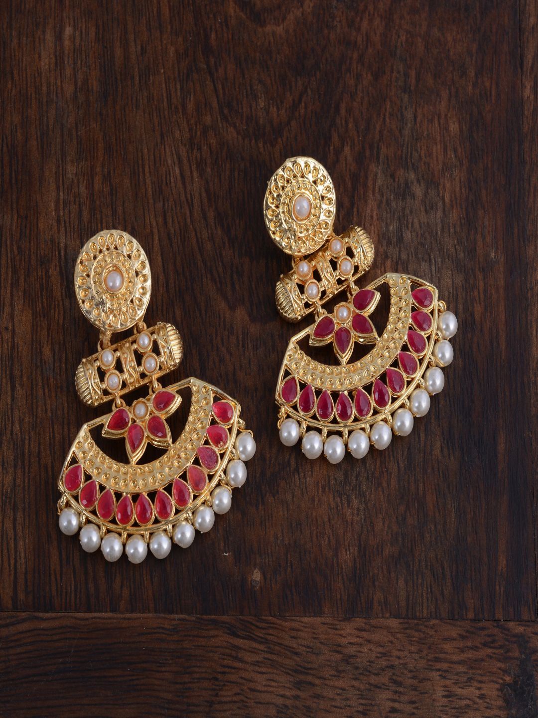 

kashwini Gold-Toned & Red Contemporary Drop Earrings