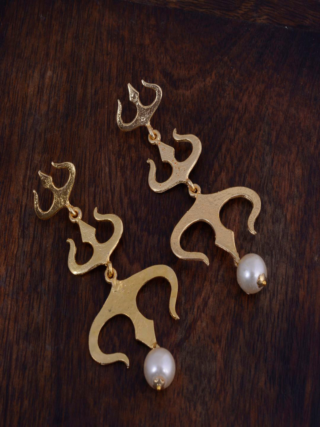 

kashwini White Gold-Plated Contemporary Drop Earrings