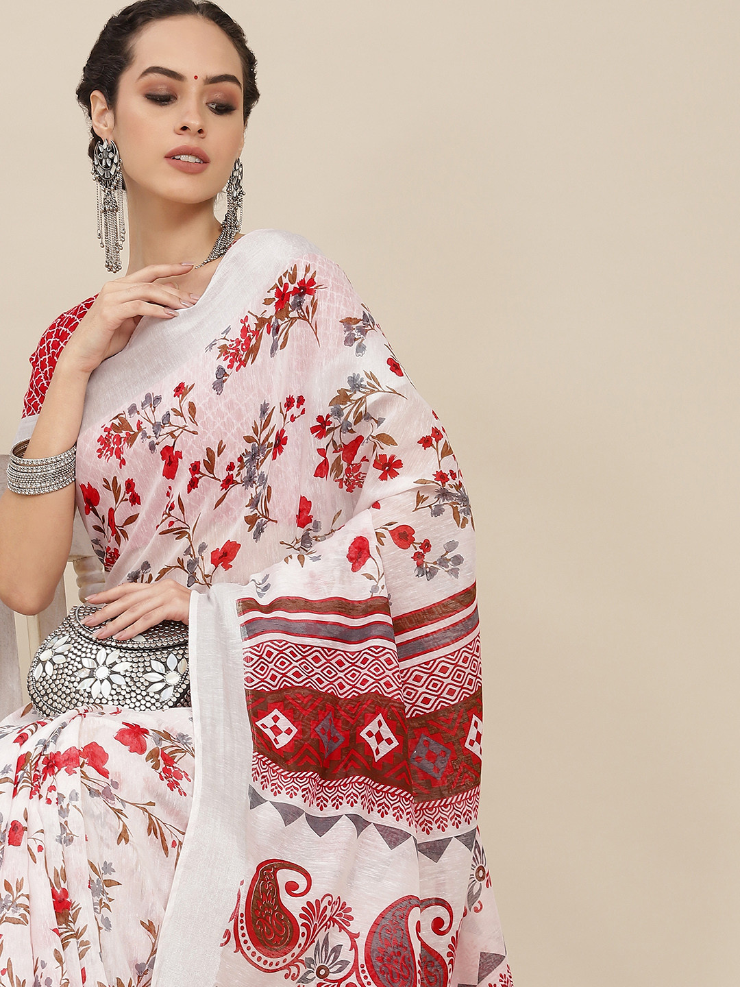 

Mitera White & Red Floral Printed Saree