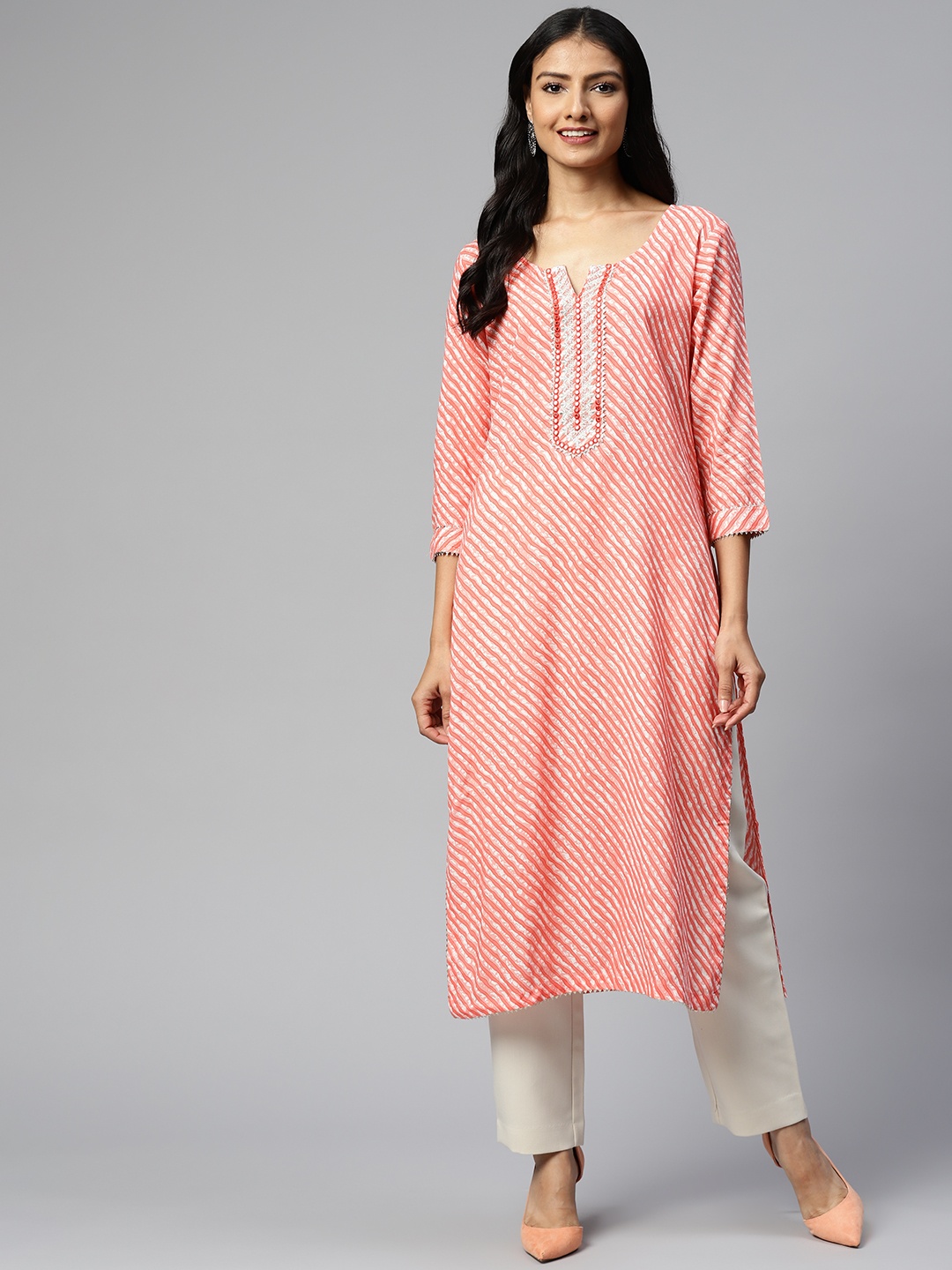 

HIGHLIGHT FASHION EXPORT Women Peach-Coloured & White Leheriya Printed Kurta