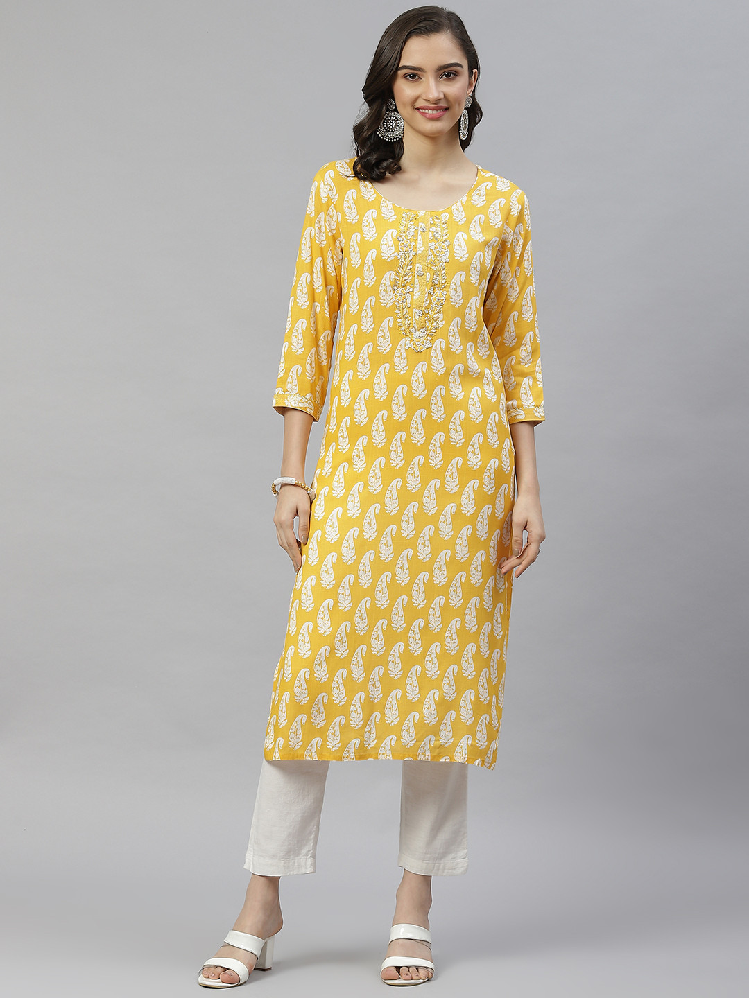 

HIGHLIGHT FASHION EXPORT Women Yellow & White Paisley Printed Cotton Kurta