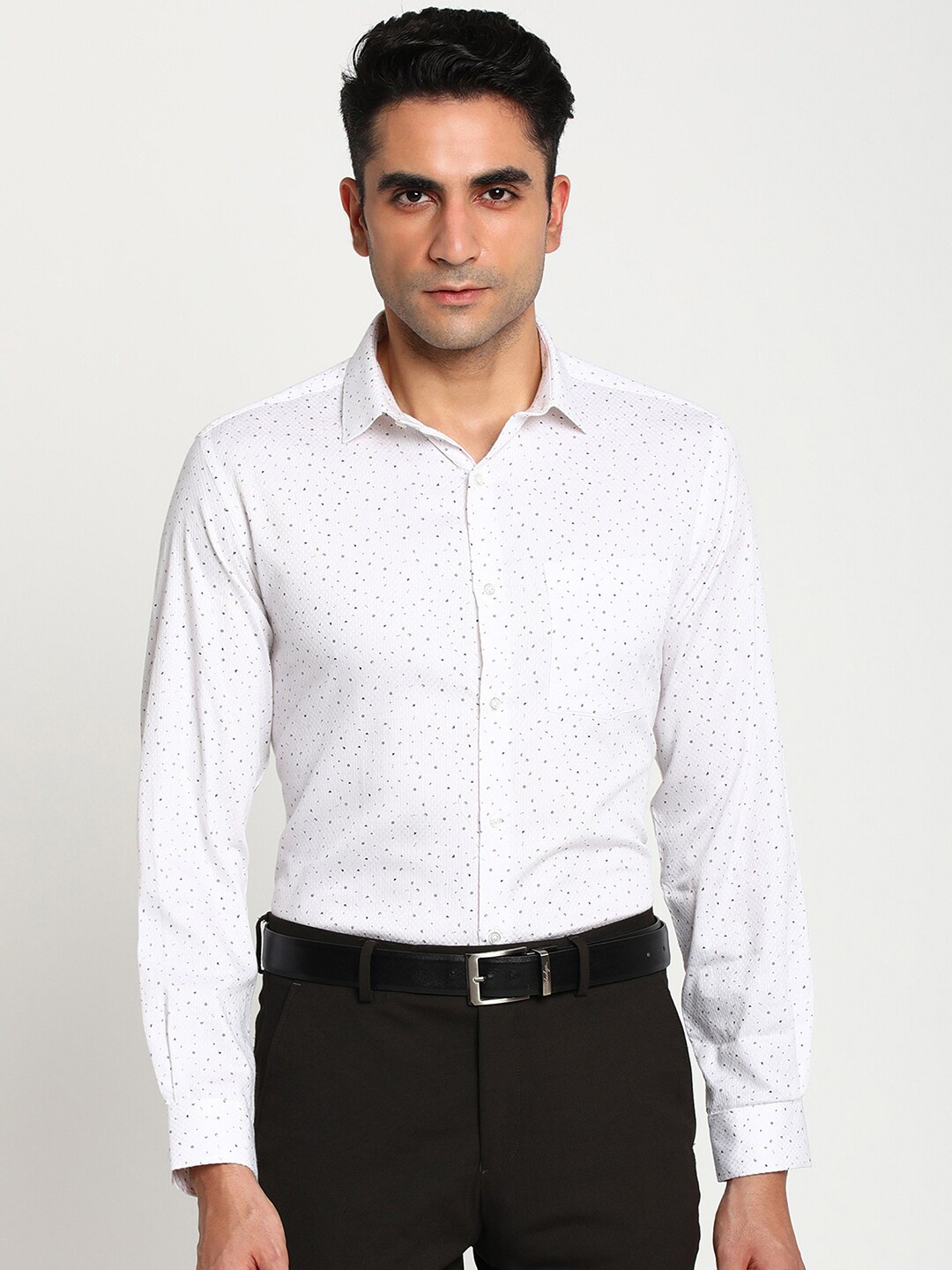 

Turtle Men White Regular Fit Printed Formal Shirt