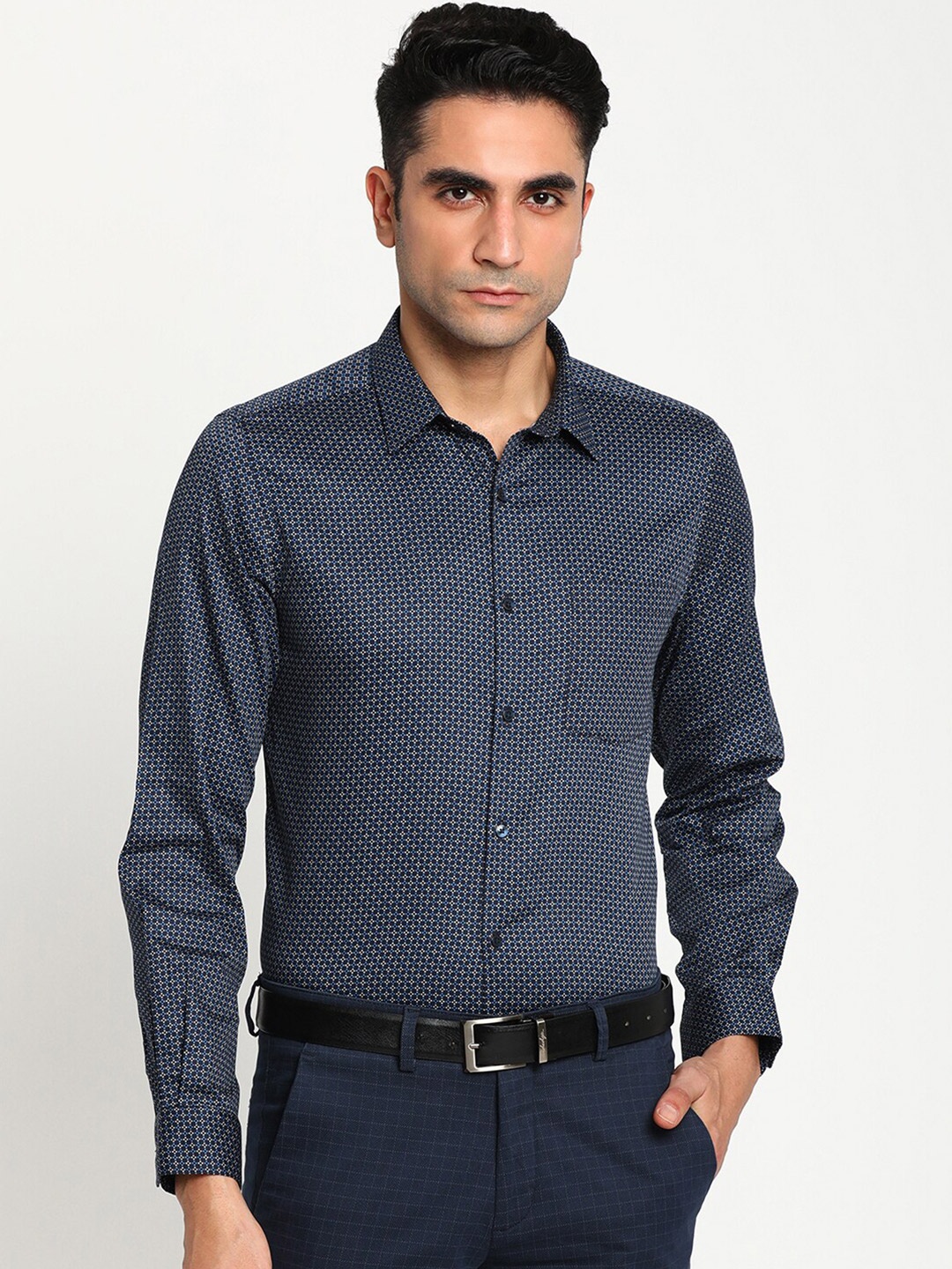 

Turtle Men Navy Blue Slim Fit Printed Casual Shirt