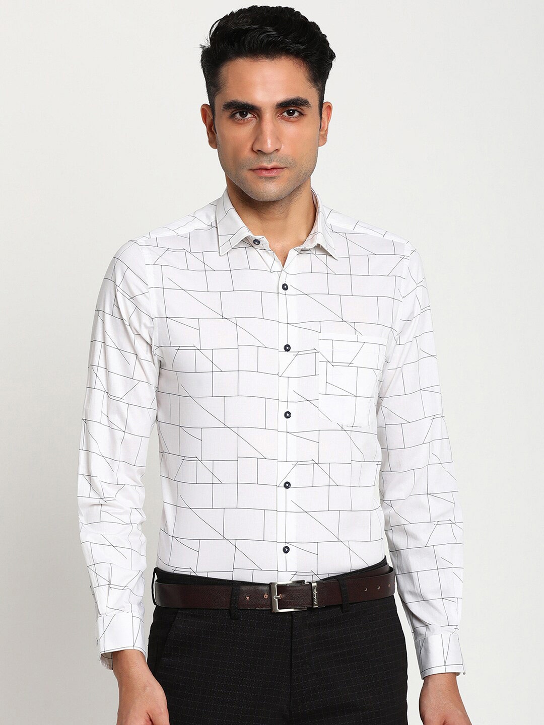 

Turtle Men White Slim Fit Windowpane Checks Checked 100% Cotton Casual Shirt