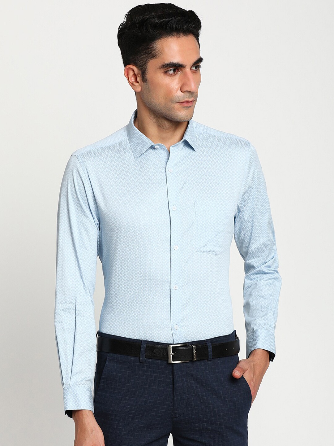 

Turtle Men Blue Printed Cotton Casual Shirt