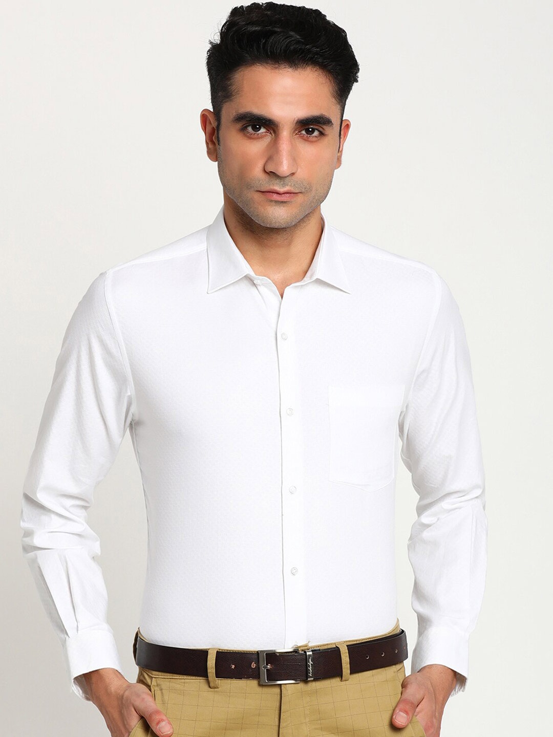 

Turtle Men White Cotton Slim Fit Formal Shirt