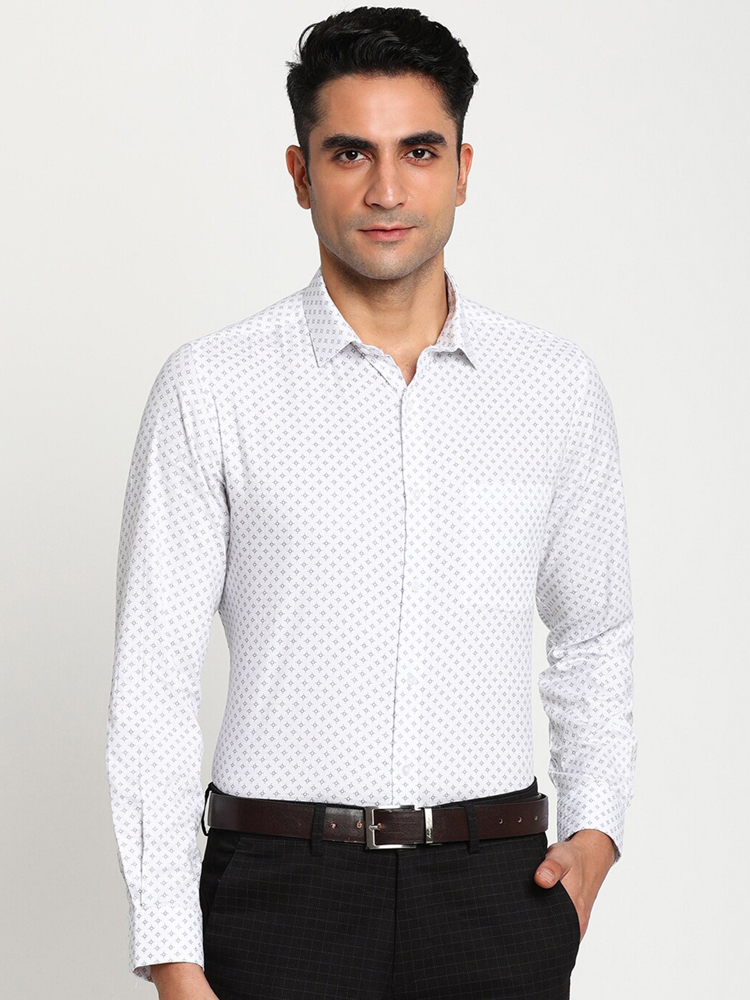 

Turtle Men White Printed Cotton Formal Shirt