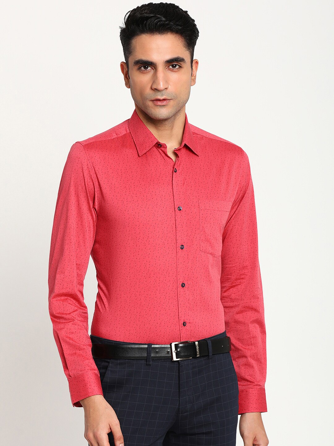 

Turtle Men Red Slim Fit Printed Casual Shirt