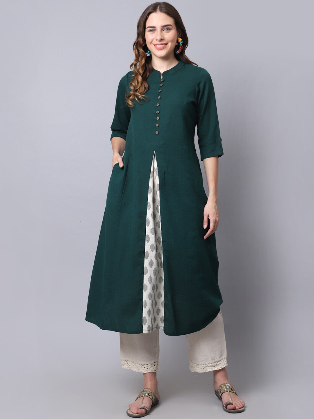 

Pistaa Women Green & White Geometric Thread Work Kurta