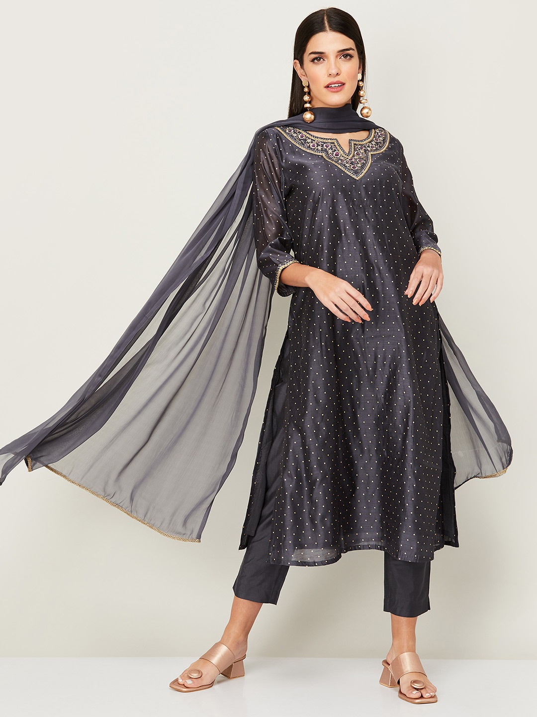 

Melange by Lifestyle Women Grey Layered Kurti with Trousers & With Dupatta