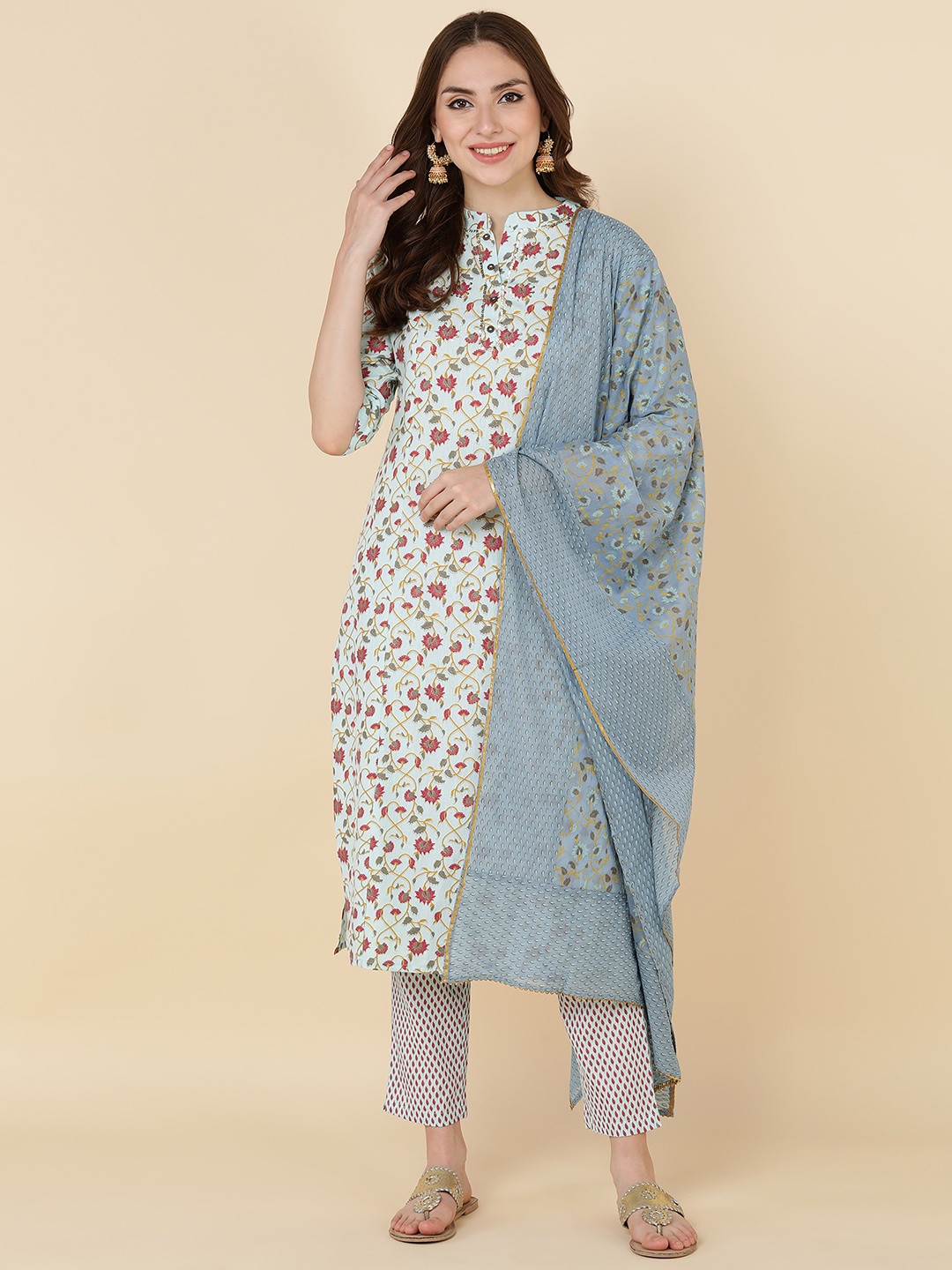 

MAAND Women Blue Floral Printed Kurta with Trouser & With Dupatta