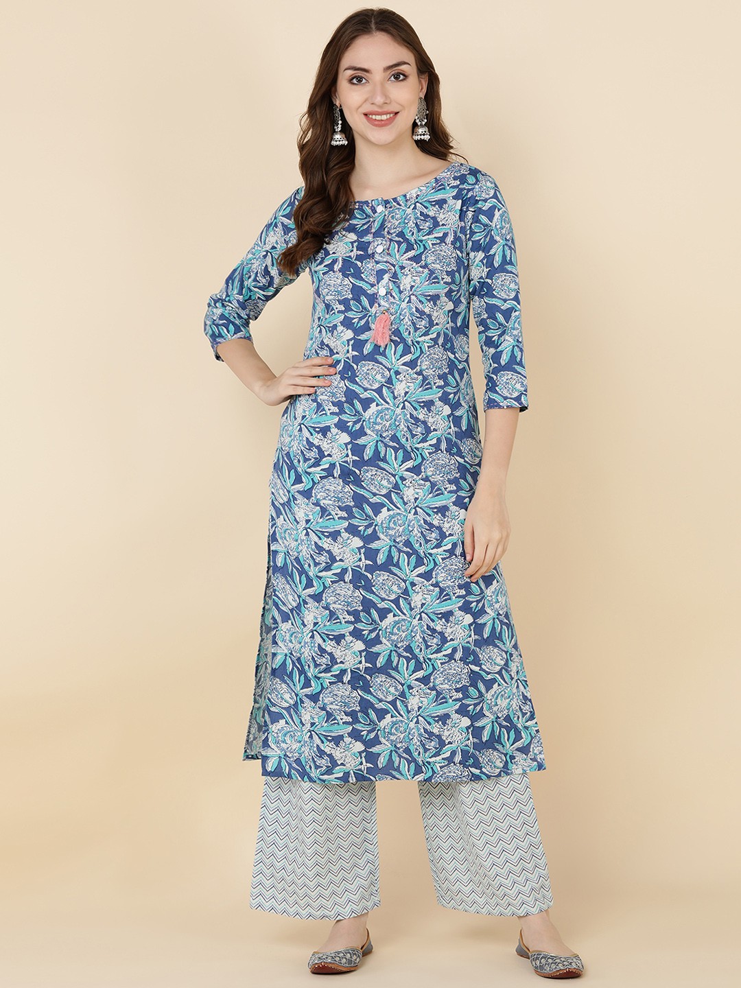 

MAAND Women Blue Floral Printed Kurta with Palazzos