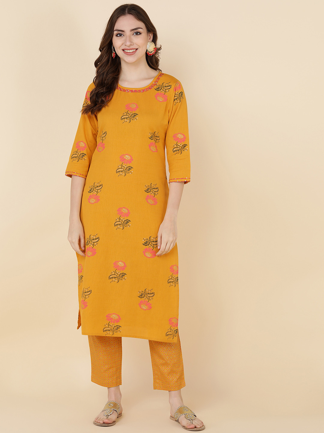 

MAAND Women Yellow Ethnic Motifs Printed Kurta with Trousers