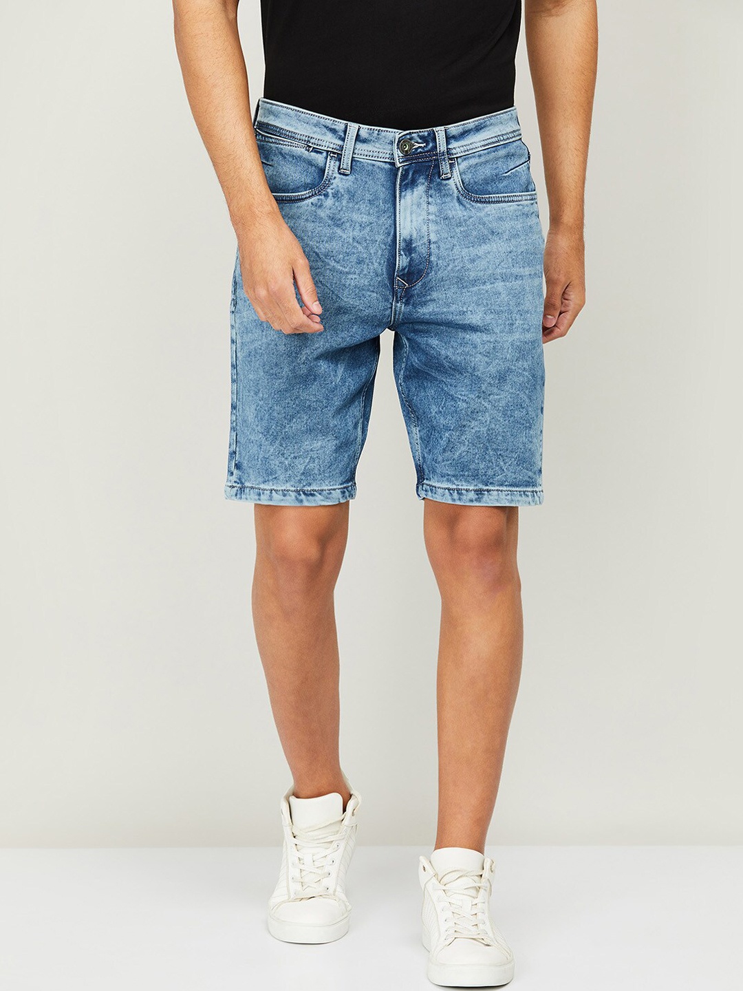 

Bossini Men Blue Washed Denim Shorts