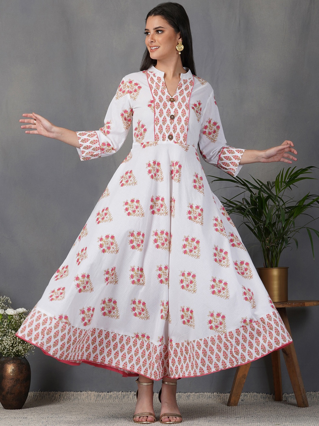 

METRO-FASHION Women White printed Anarkali Kurta