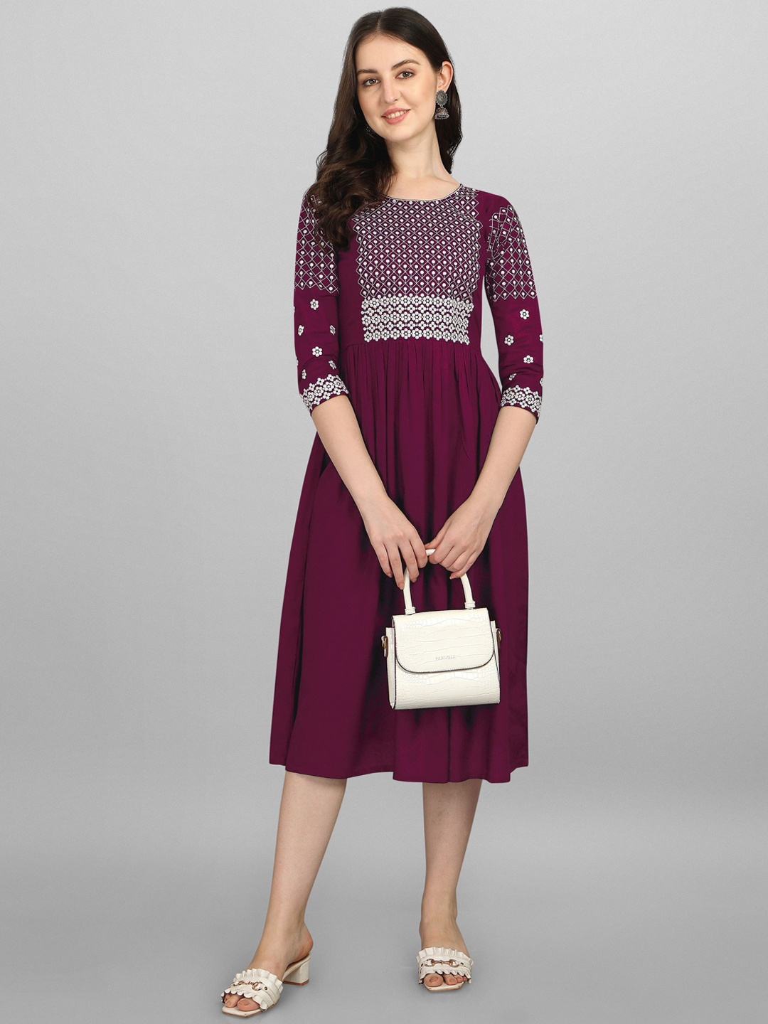 

AALIYA FASHION Women Purple Geometric Printed Kurta