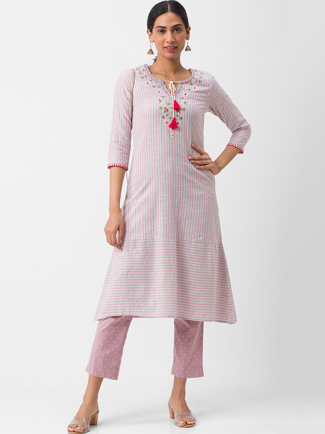 

Globus Women Off White Checked Thread Work Kurta