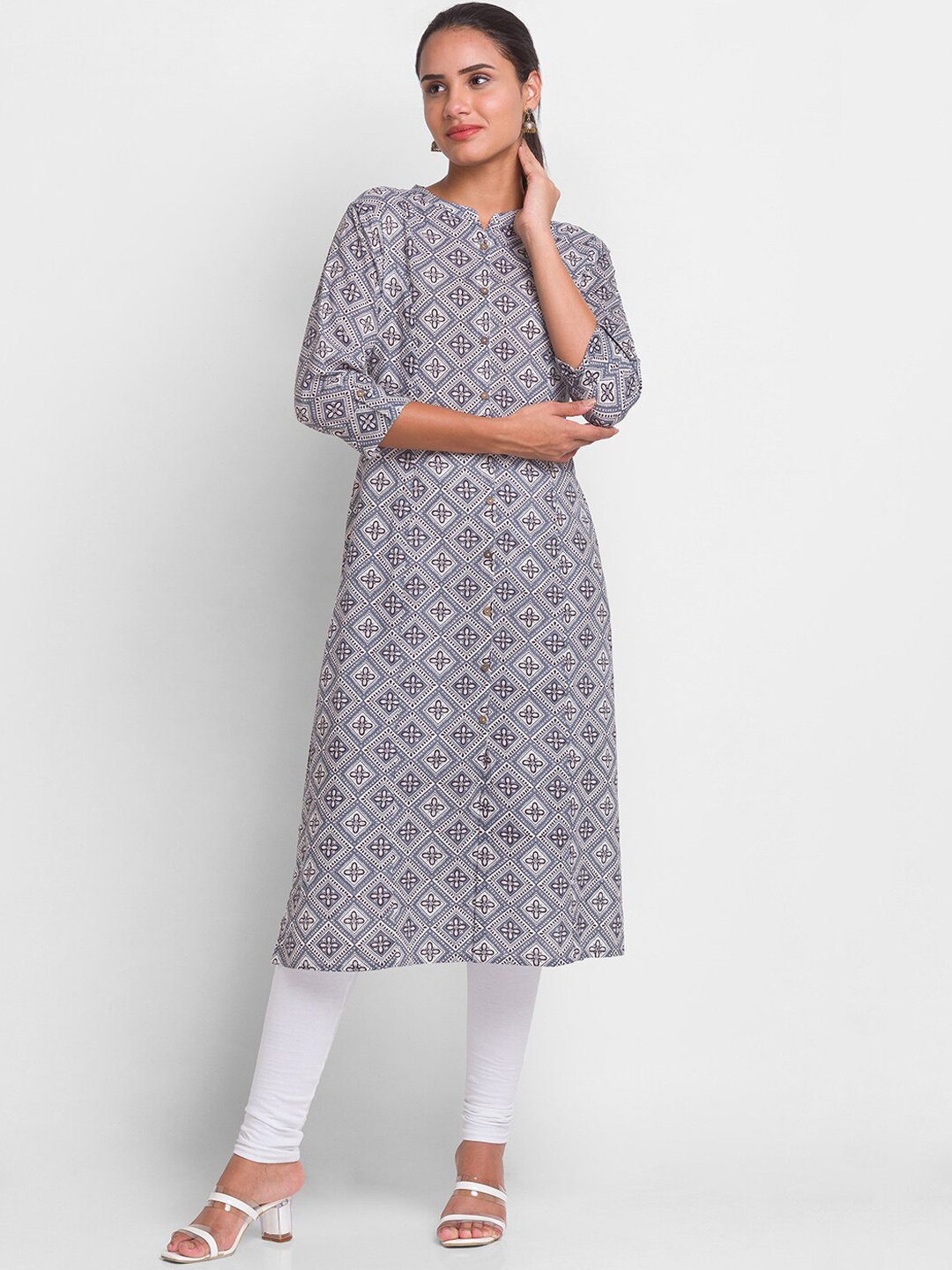 

Globus Women Grey Geometric Printed Thread Work Kurta