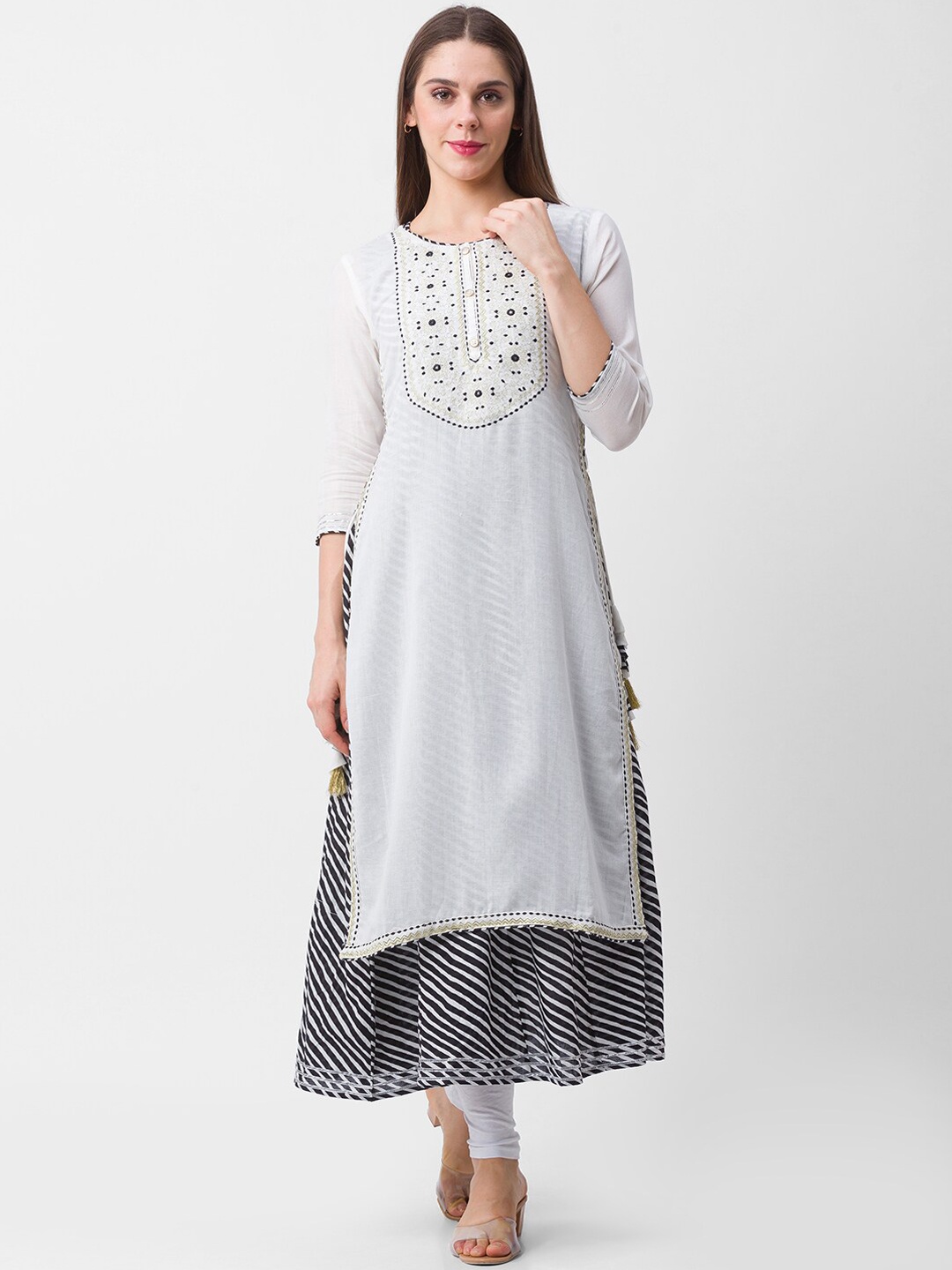 

Globus Women Off White Leheriya Yoke Design Kurta