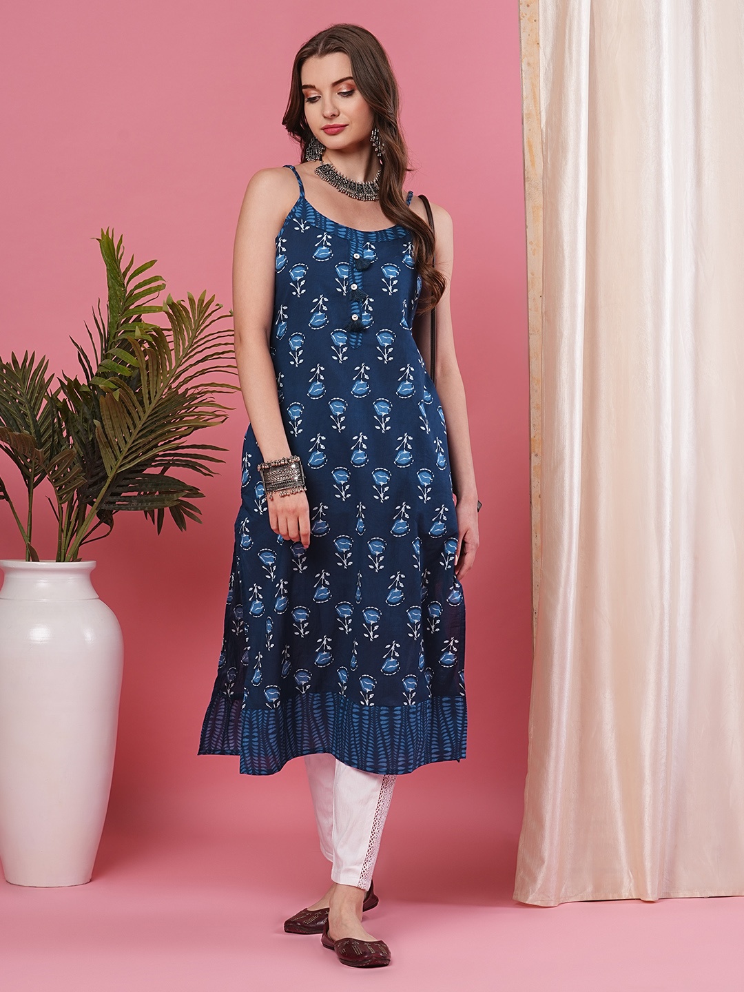 

Globus Floral Jaipuri Print Strappy Fusion A-Line Kurta With Tassel at Buttons, Blue