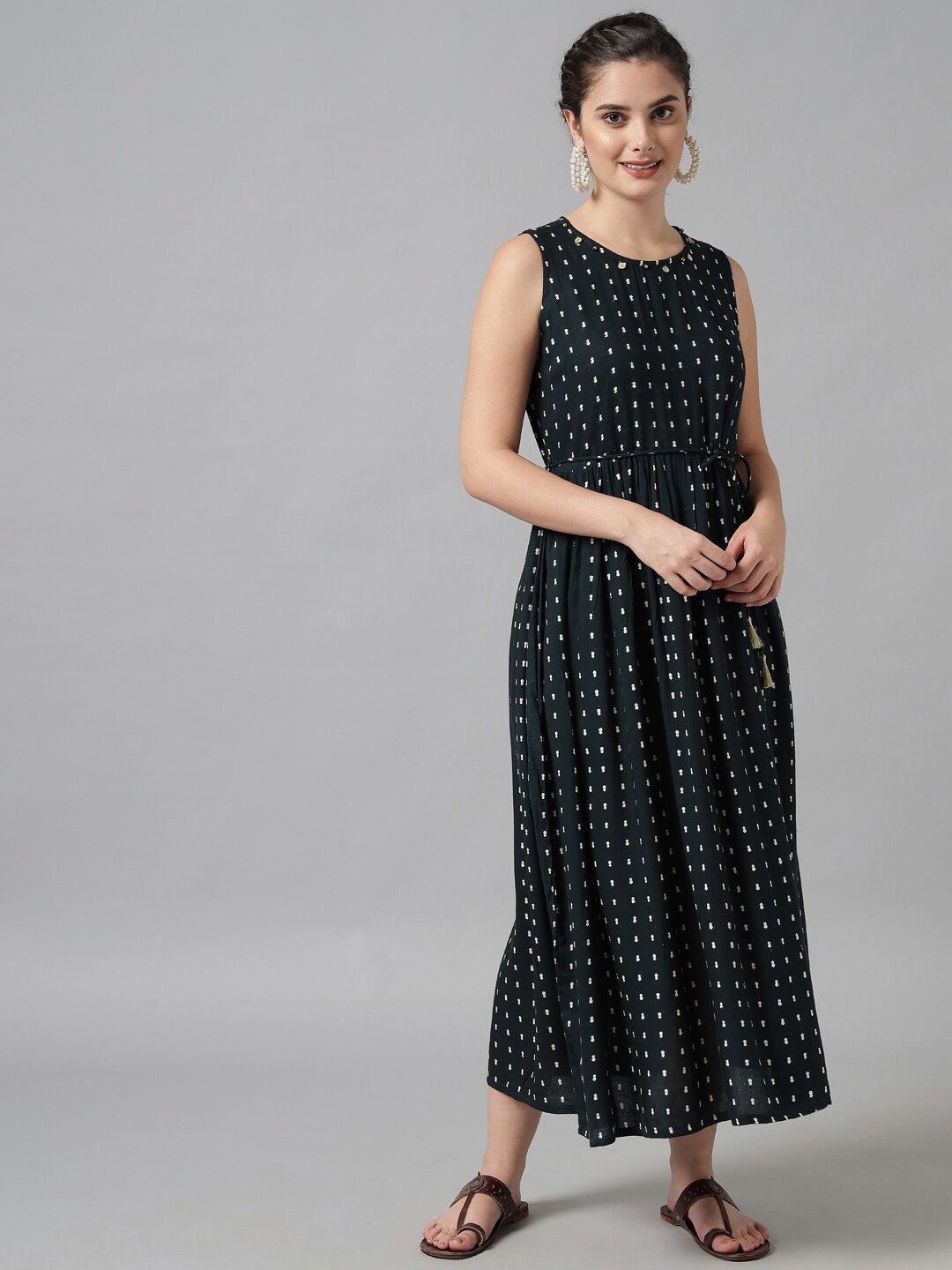 

Meeranshi Black Maxi Midi Dress
