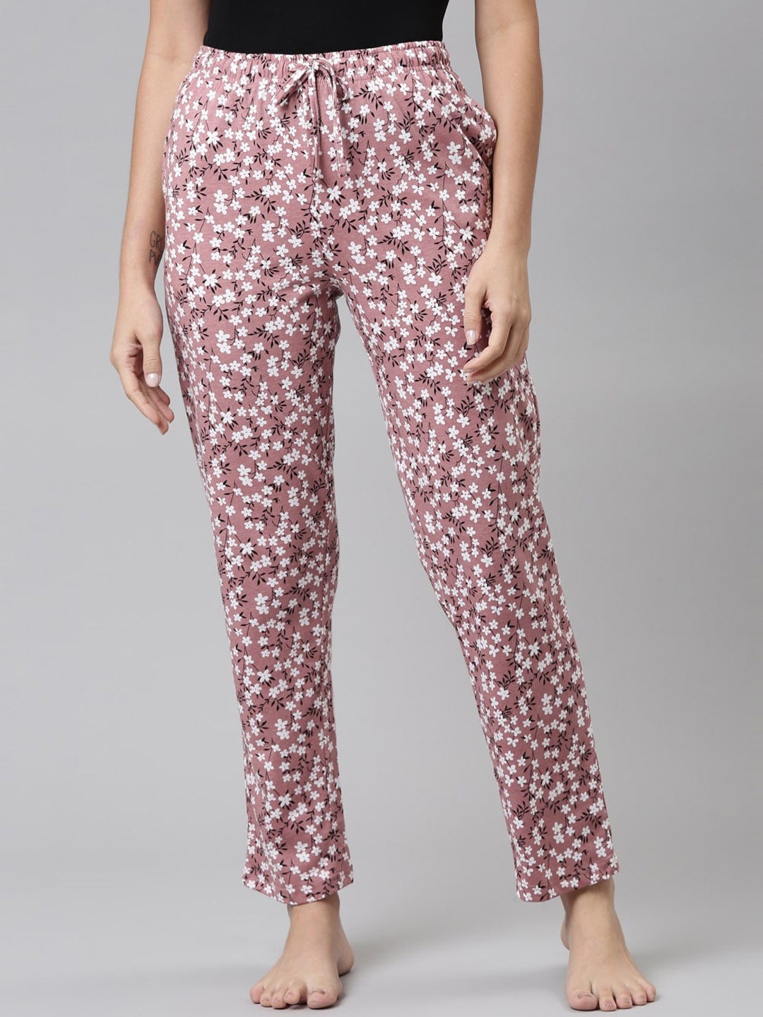 

Go Colors Women Pink & White Printed Relaxed Fit Cotton Lounge Pants