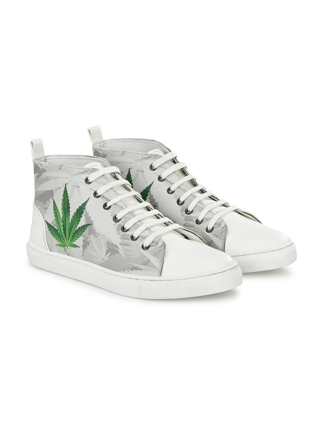 

KLEAT Men White Printed Sneakers