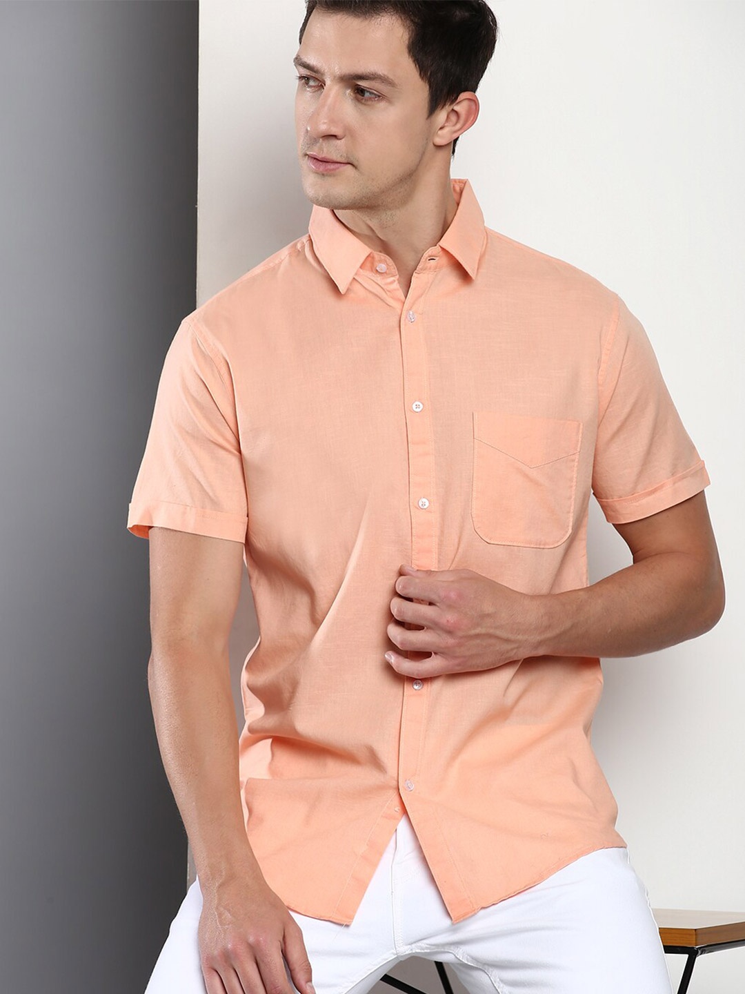 

Dennis Lingo Men Peach-Coloured Slim Fit 100% Cotton Casual Shirt