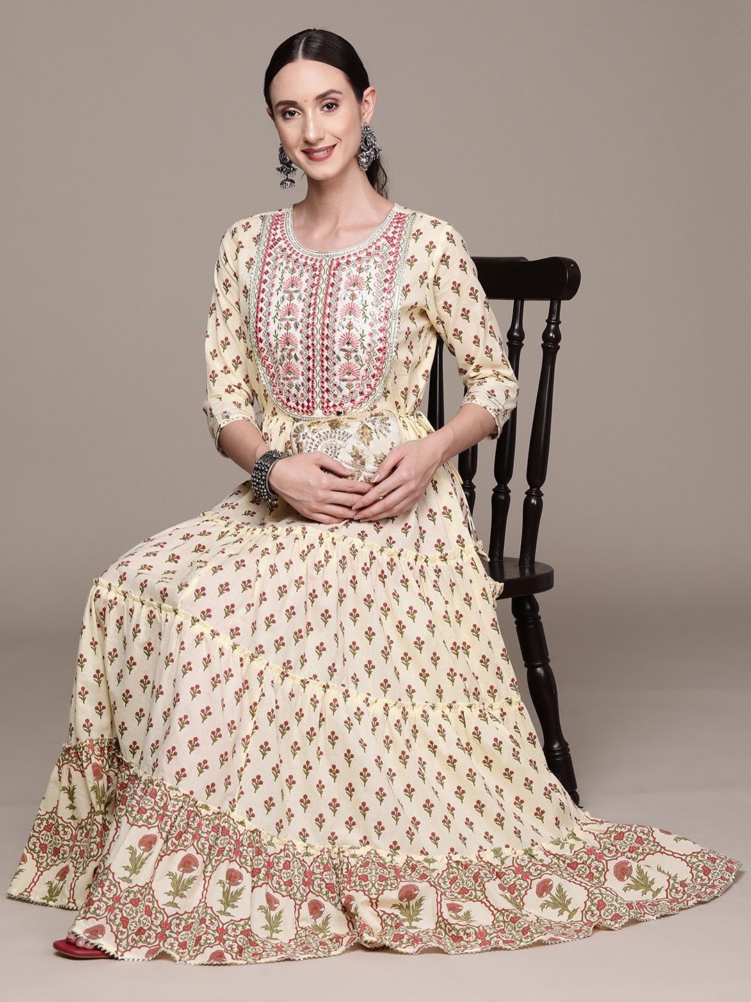 

Ishin Women Cream-Coloured & Green Floral Mirror Work Tiering Cotton Anarkali Kurta