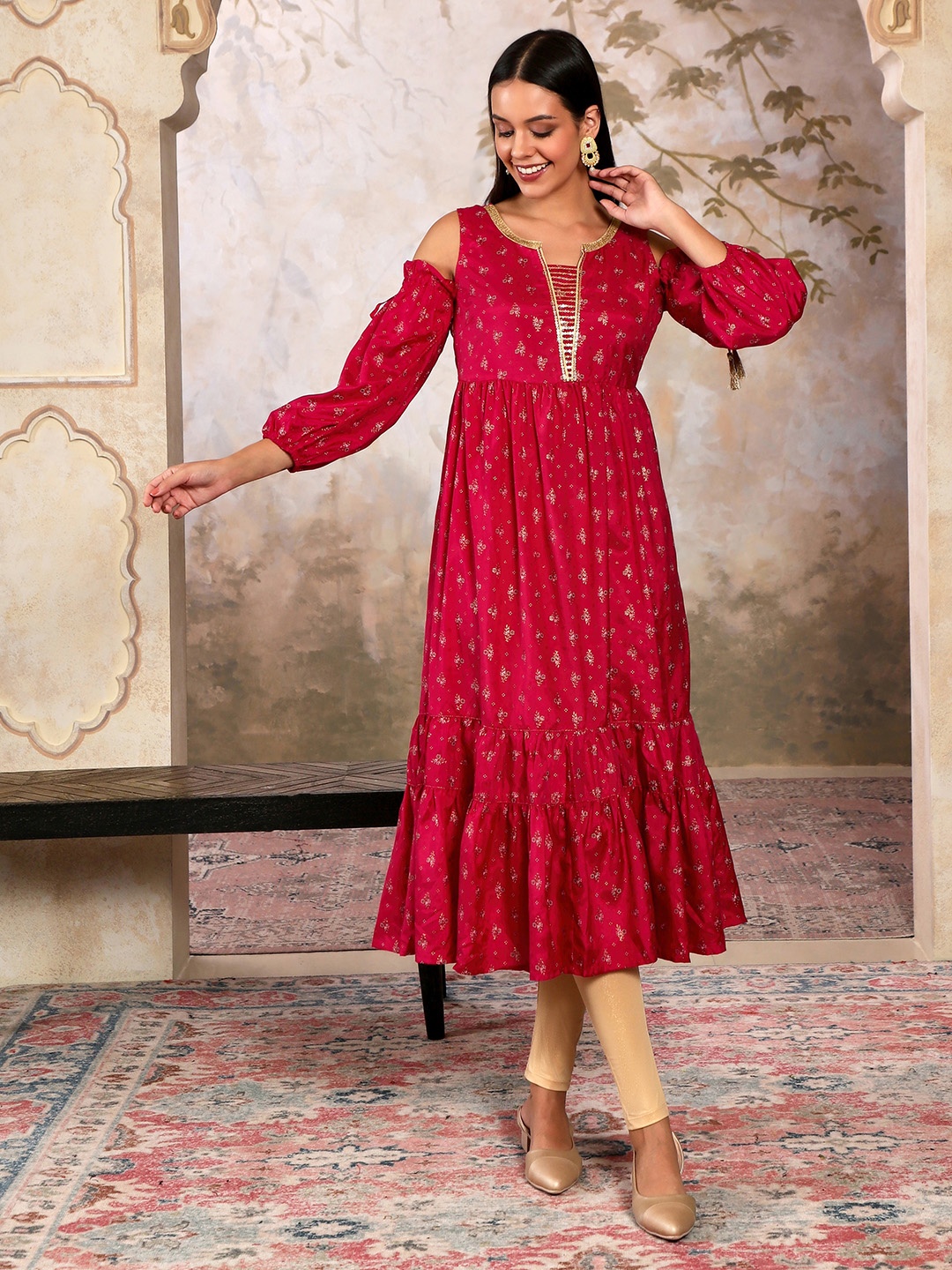 

AURELIA Women Printed Cold-Shoulder Sleeves Floral Handloom Anarkali Kurta, Pink