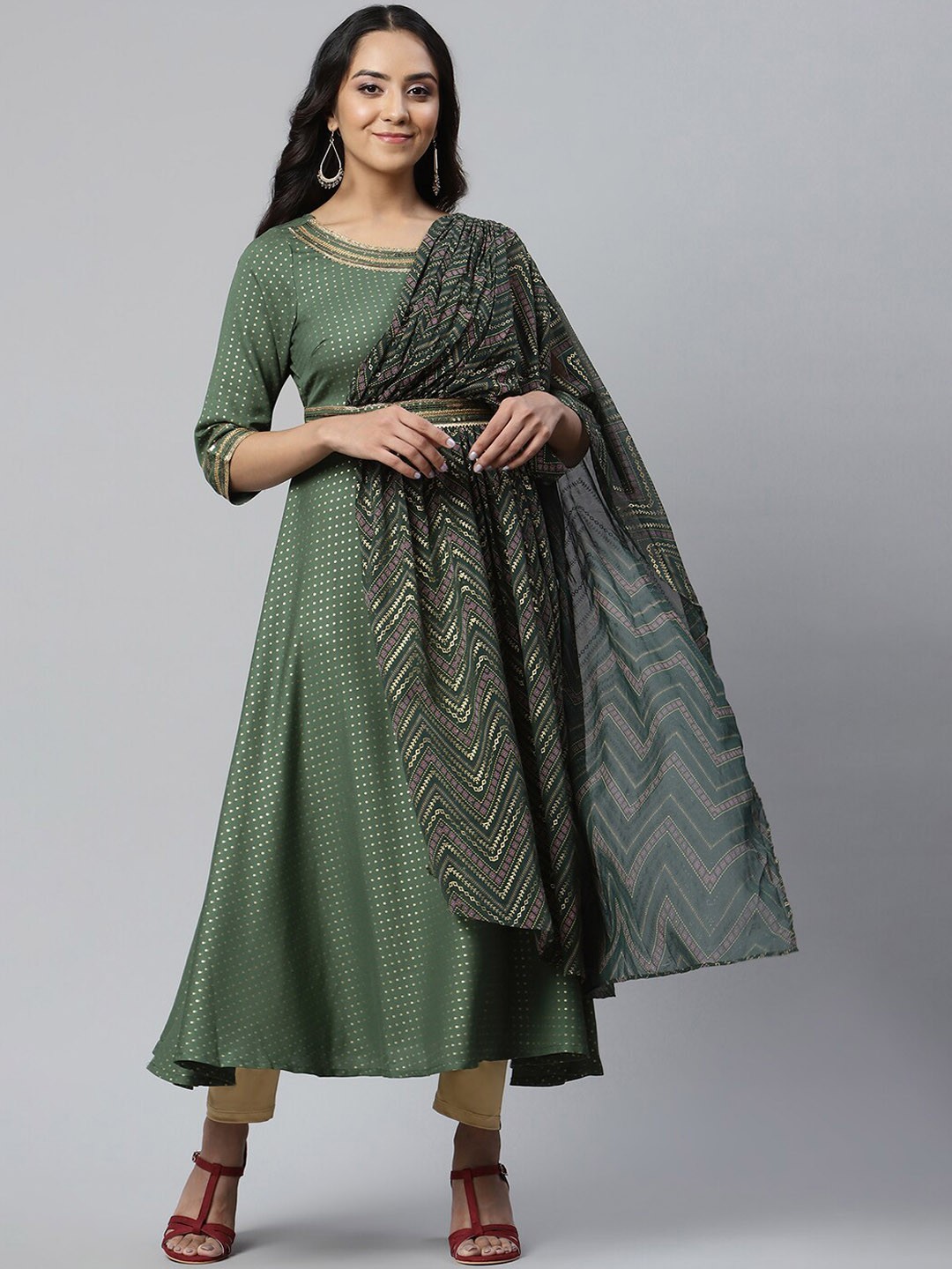 

AURELIA Women Geometric Striped Flared Sleeves Thread Work Asymmetric Anarkali Kurta, Green