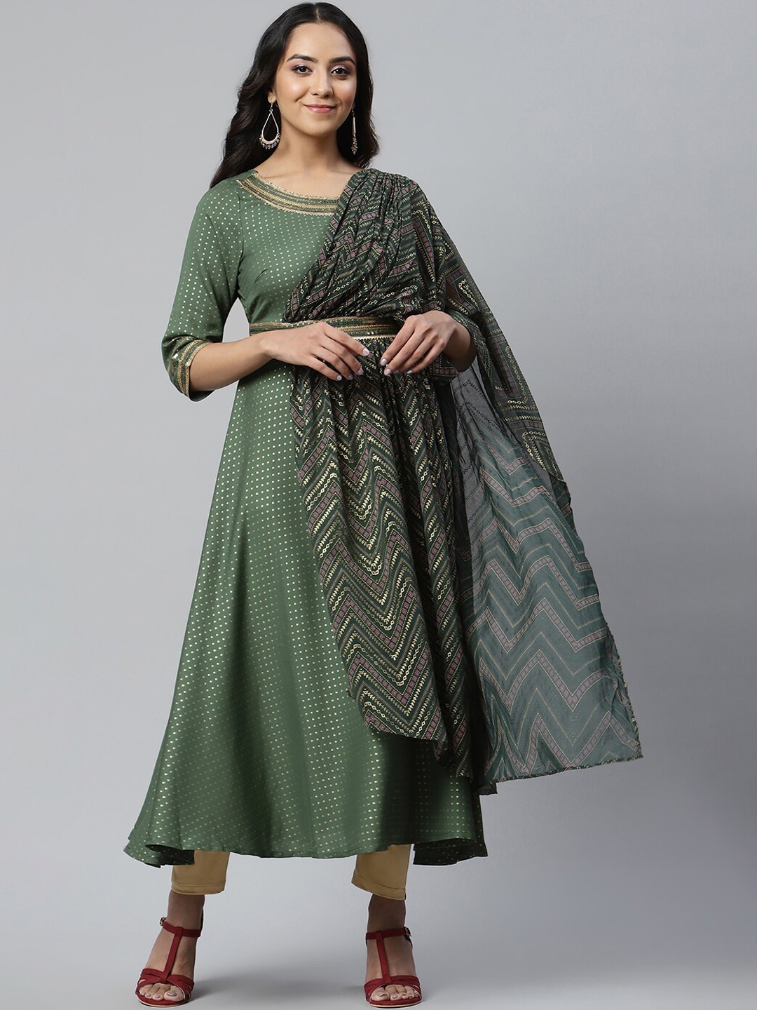 

AURELIA Women Green Geometric Striped Flared Sleeves Thread Work Asymmetric Anarkali Kurta