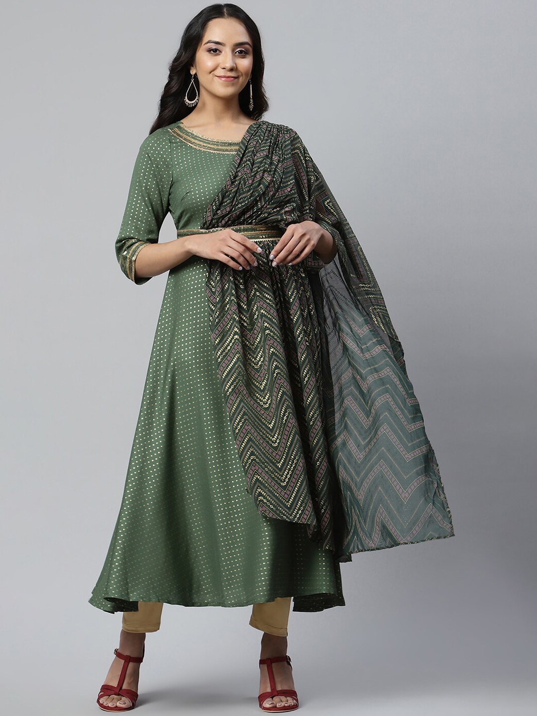 

AURELIA Women Green Printed Gotta Patti Asymmetric Anarkali Kurta