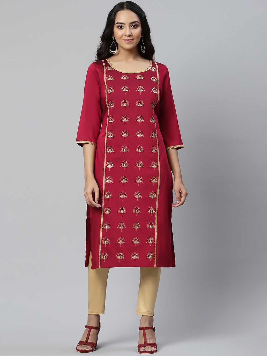 

AURELIA Women Zari Embroidered Liva Kurta, Maroon