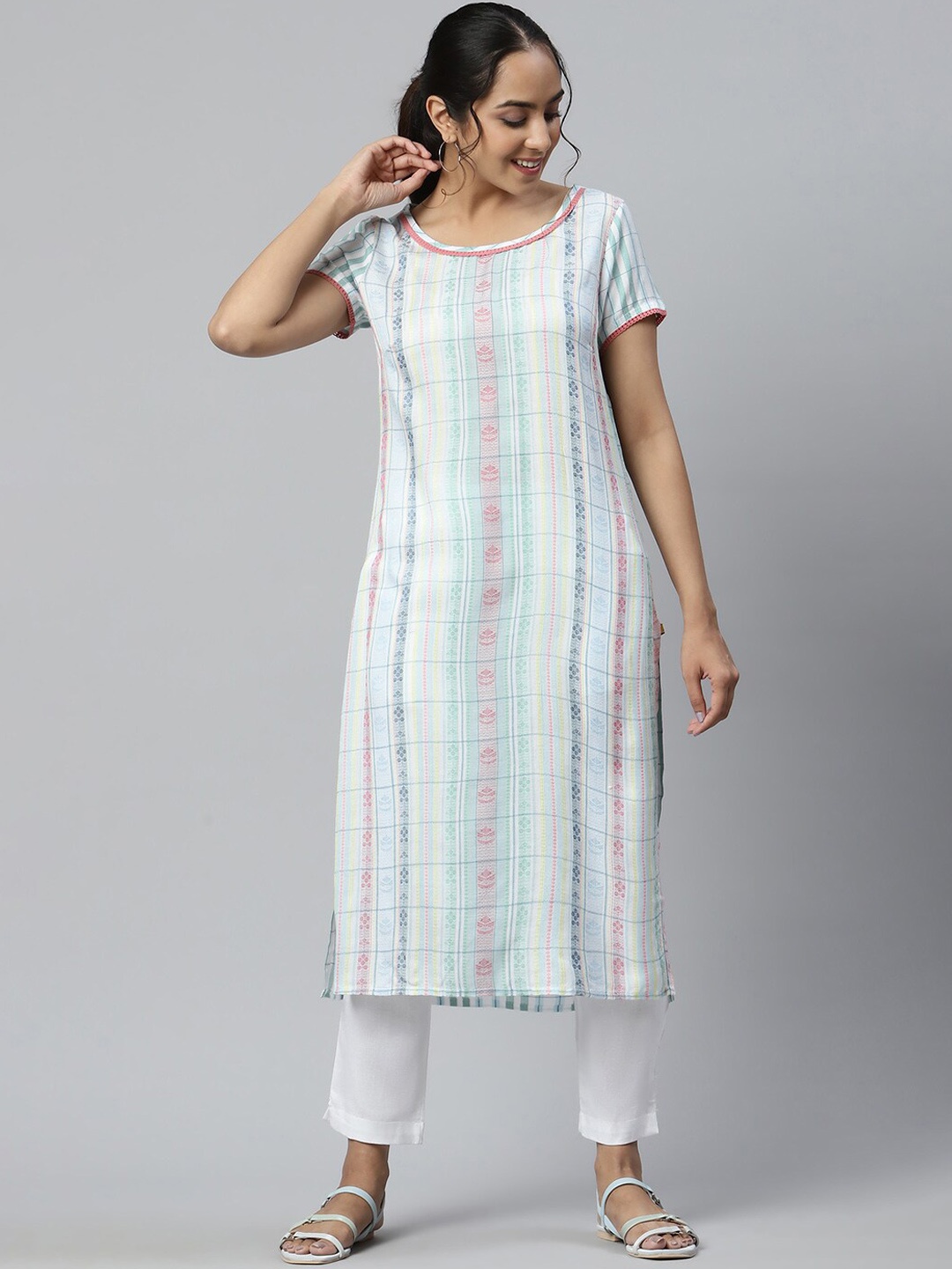 

AURELIA Women Checked Gotta Patti Floral Handloom Kurta, White