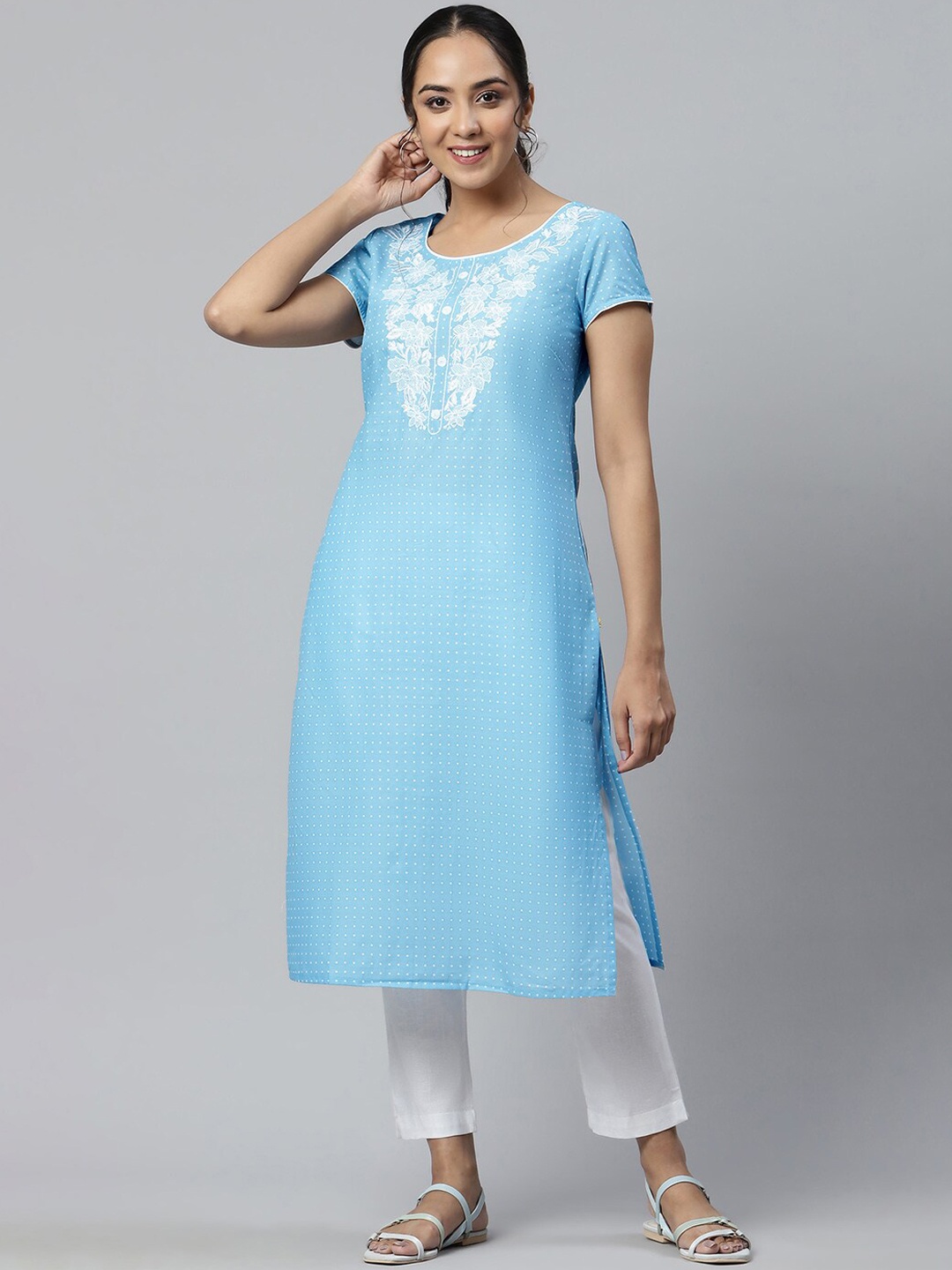 

AURELIA Women Blue Embroidered Thread Work Kurta