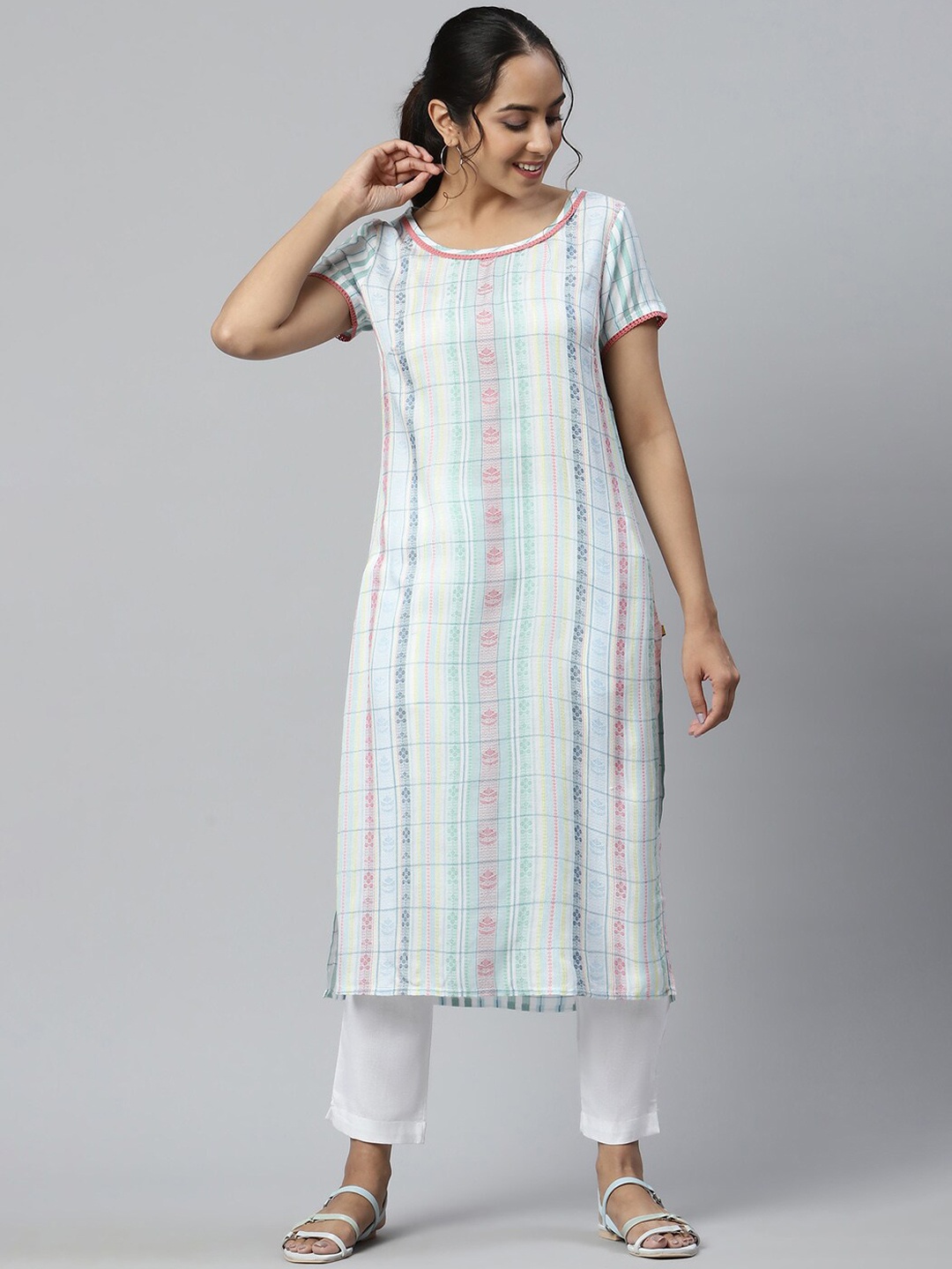 

AURELIA Women Checked Gotta Patti Floral Handloom Kurta, White