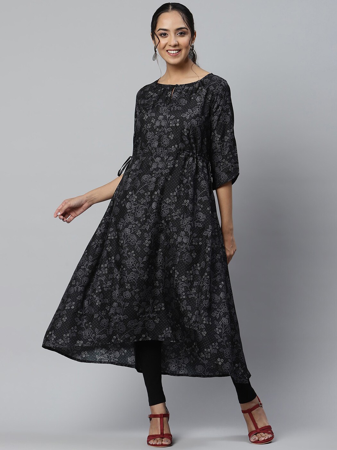 

AURELIA Women Black Printed Keyhole Neck Floral Handloom Anarkali Kurta