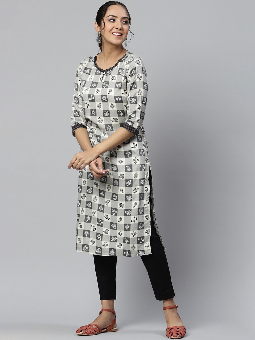 

AURELIA Women Beige Floral Printed Floral Kurta